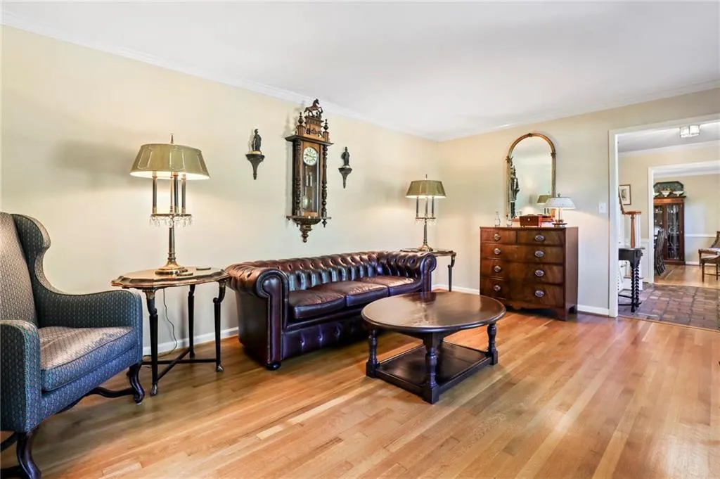 535 Bridgewater Drive, Sandy Springs, Georgia 30328, 5 Bedrooms Bedrooms, ,3 BathroomsBathrooms,Residential,Sold,535 Bridgewater Drive,6932676