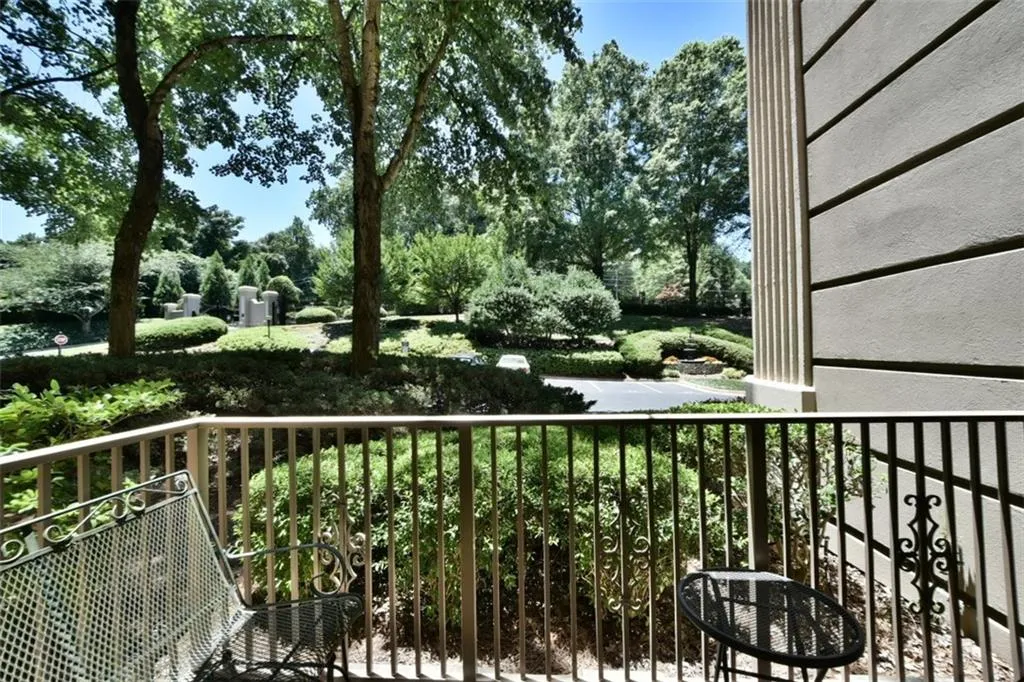2865 Lenox Road Ne Unit 101, Atlanta, Georgia 30324, 2 Bedrooms Bedrooms, ,2 BathroomsBathrooms,Residential,Sold,2865 Lenox Road Ne Unit 101,5713740