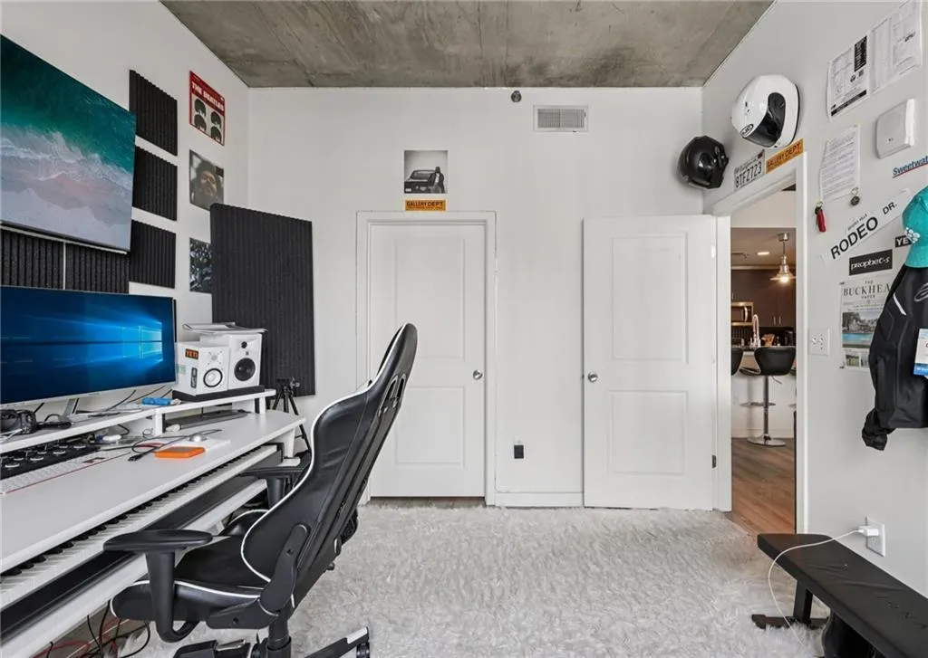 250 Pharr Road Ne Unit 1005, Atlanta, Georgia 30305, 2 Bedrooms Bedrooms, 0 ,2 BathroomsBathrooms,Residential,For Sale,250 Pharr Road Ne Unit 1005,7723663