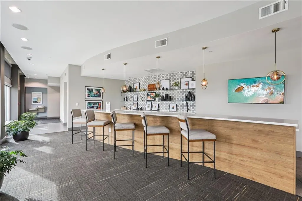 250 Pharr Road Ne Unit 1005, Atlanta, Georgia 30305, 2 Bedrooms Bedrooms, 0 ,2 BathroomsBathrooms,Residential,For Sale,250 Pharr Road Ne Unit 1005,7723663