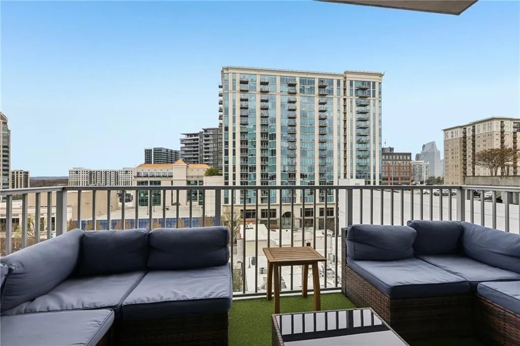 250 Pharr Road Ne Unit 1005, Atlanta, Georgia 30305, 2 Bedrooms Bedrooms, 0 ,2 BathroomsBathrooms,Residential,For Sale,250 Pharr Road Ne Unit 1005,7723663