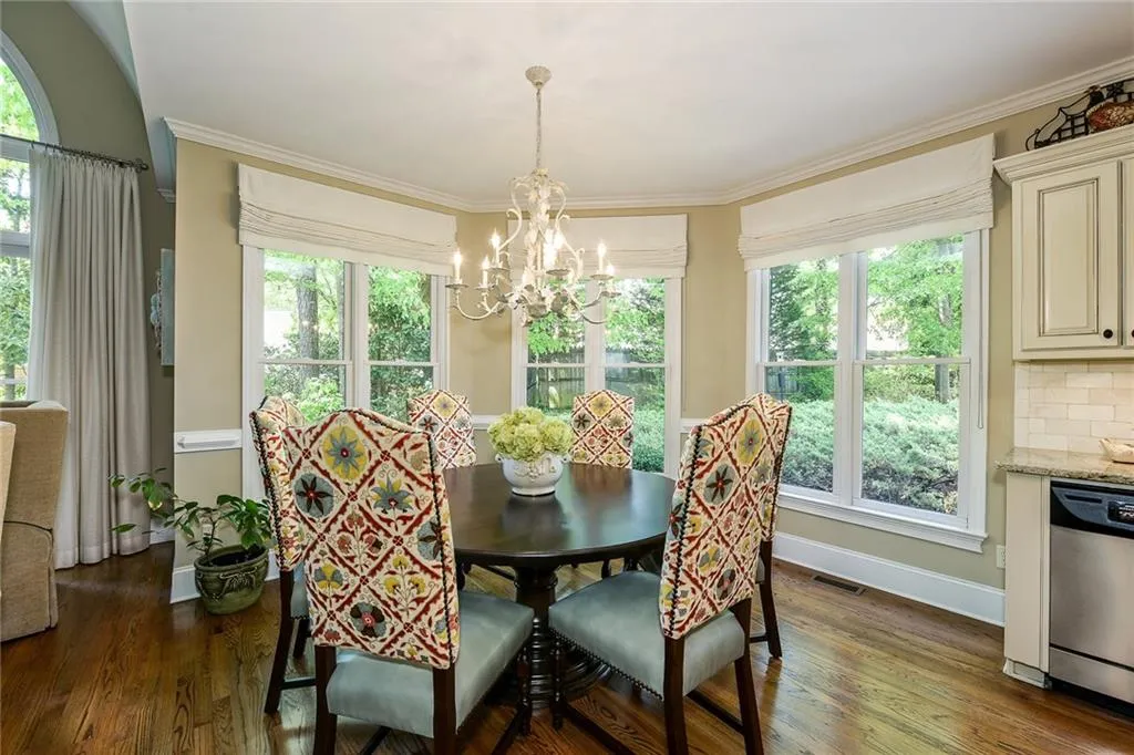 320 Hunting View Court, Sandy Springs, Georgia 30328, 5 Bedrooms Bedrooms, ,4 BathroomsBathrooms,Residential,Sold,320 Hunting View Court,5837846