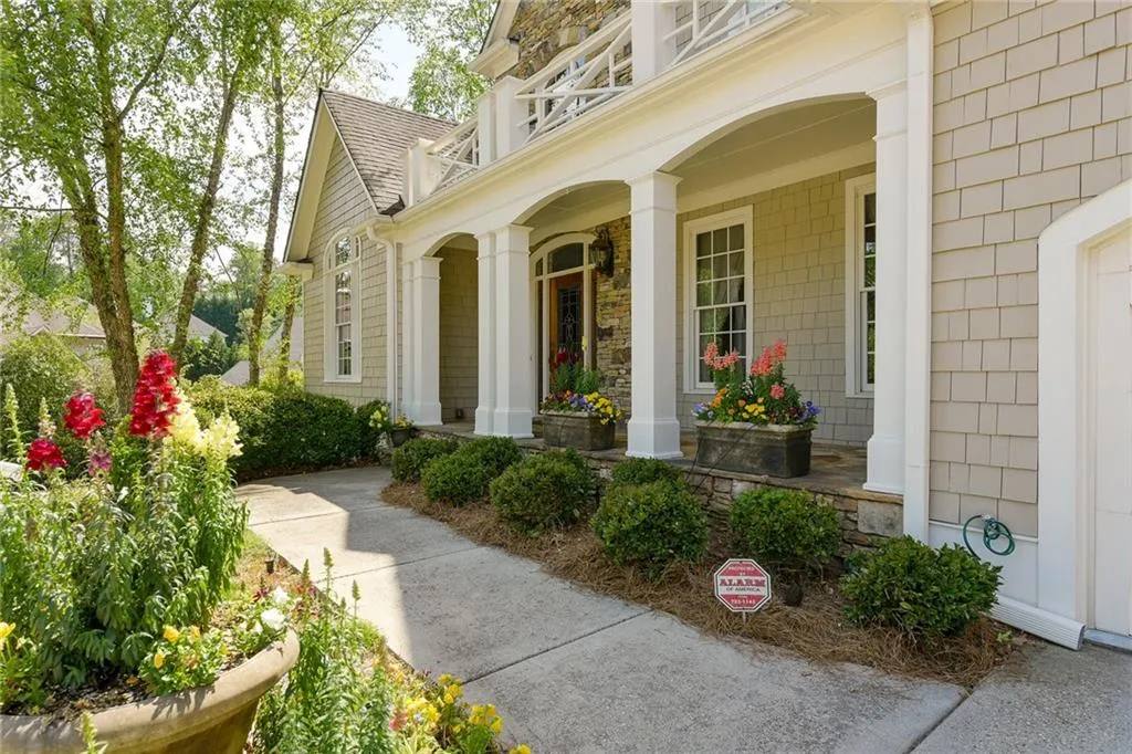 320 Hunting View Court, Sandy Springs, Georgia 30328, 5 Bedrooms Bedrooms, ,4 BathroomsBathrooms,Residential,Sold,320 Hunting View Court,5837846