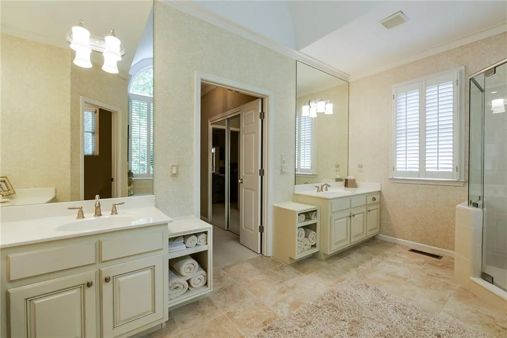 320 Hunting View Court, Sandy Springs, Georgia 30328, 5 Bedrooms Bedrooms, ,4 BathroomsBathrooms,Residential,Sold,320 Hunting View Court,5837846