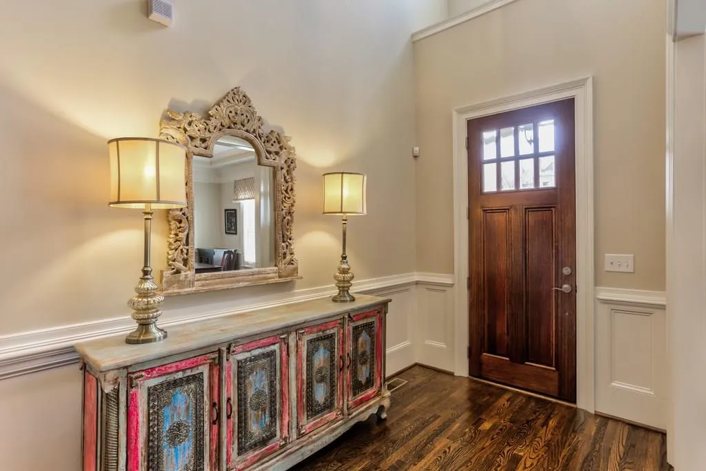 300 Valley Brook Way Ne, Atlanta, Georgia 30342, 6 Bedrooms Bedrooms, ,5 BathroomsBathrooms,Residential,Sold,300 Valley Brook Way Ne,5938475