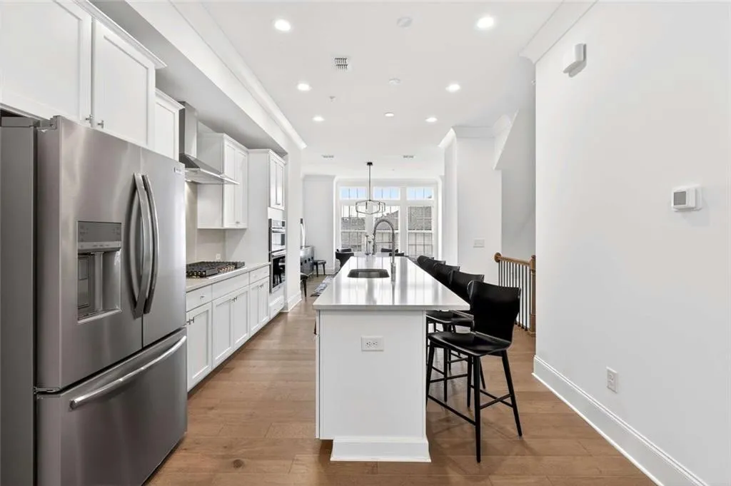 6786 Encore Boulevard, Atlanta, Georgia 30328, 3 Bedrooms Bedrooms, ,4 BathroomsBathrooms,Residential,For Sale,6786 Encore Boulevard,7708731