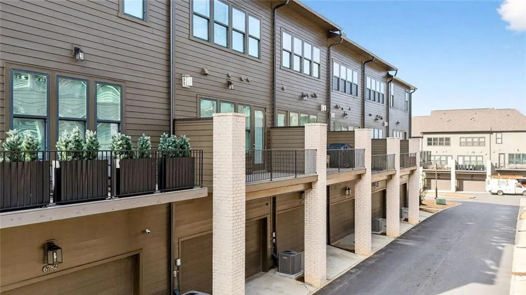 6786 Encore Boulevard, Atlanta, Georgia 30328, 3 Bedrooms Bedrooms, ,4 BathroomsBathrooms,Residential,For Sale,6786 Encore Boulevard,7708731