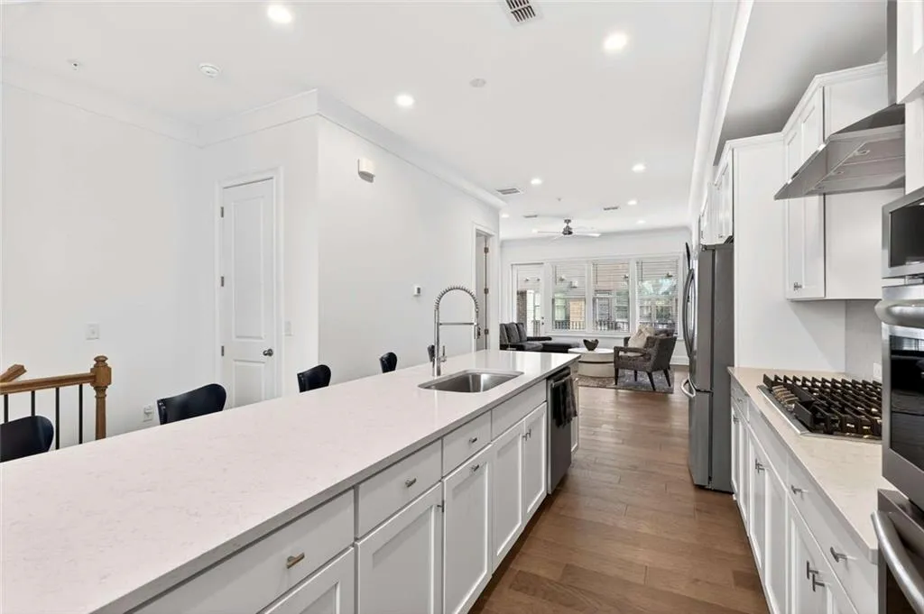 6786 Encore Boulevard, Atlanta, Georgia 30328, 3 Bedrooms Bedrooms, ,4 BathroomsBathrooms,Residential,For Sale,6786 Encore Boulevard,7708731