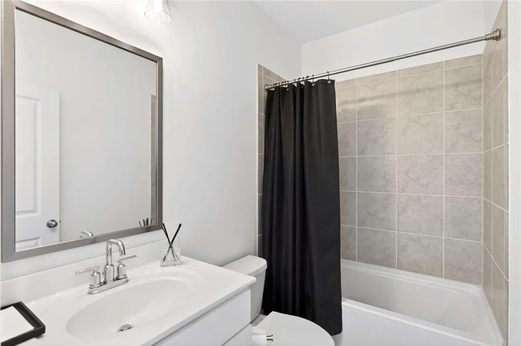 6786 Encore Boulevard, Atlanta, Georgia 30328, 3 Bedrooms Bedrooms, ,4 BathroomsBathrooms,Residential,For Sale,6786 Encore Boulevard,7708731