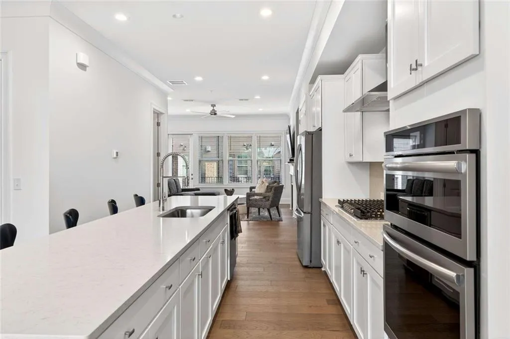 6786 Encore Boulevard, Atlanta, Georgia 30328, 3 Bedrooms Bedrooms, ,4 BathroomsBathrooms,Residential,For Sale,6786 Encore Boulevard,7708731