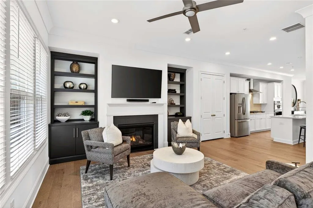 6786 Encore Boulevard, Atlanta, Georgia 30328, 3 Bedrooms Bedrooms, ,4 BathroomsBathrooms,Residential,For Sale,6786 Encore Boulevard,7708731