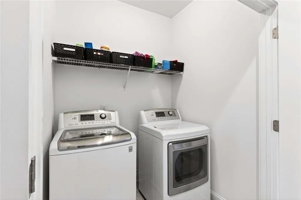 6786 Encore Boulevard, Atlanta, Georgia 30328, 3 Bedrooms Bedrooms, ,4 BathroomsBathrooms,Residential,For Sale,6786 Encore Boulevard,7708731