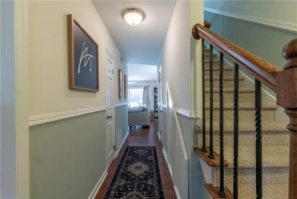 6700 Roswell Road Unit 33b, Atlanta, Georgia 30328, 2 Bedrooms Bedrooms, ,1 BathroomBathrooms,Residential,Sold,6700 Roswell Road Unit 33b,6839018