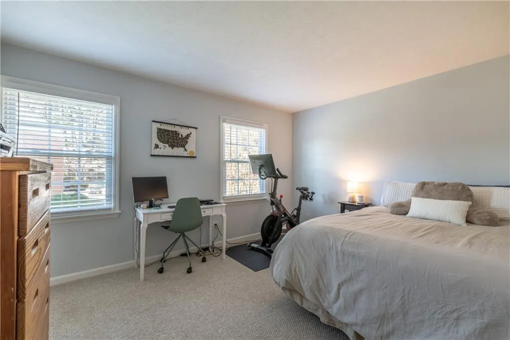 6700 Roswell Road Unit 33b, Atlanta, Georgia 30328, 2 Bedrooms Bedrooms, ,1 BathroomBathrooms,Residential,Sold,6700 Roswell Road Unit 33b,6839018