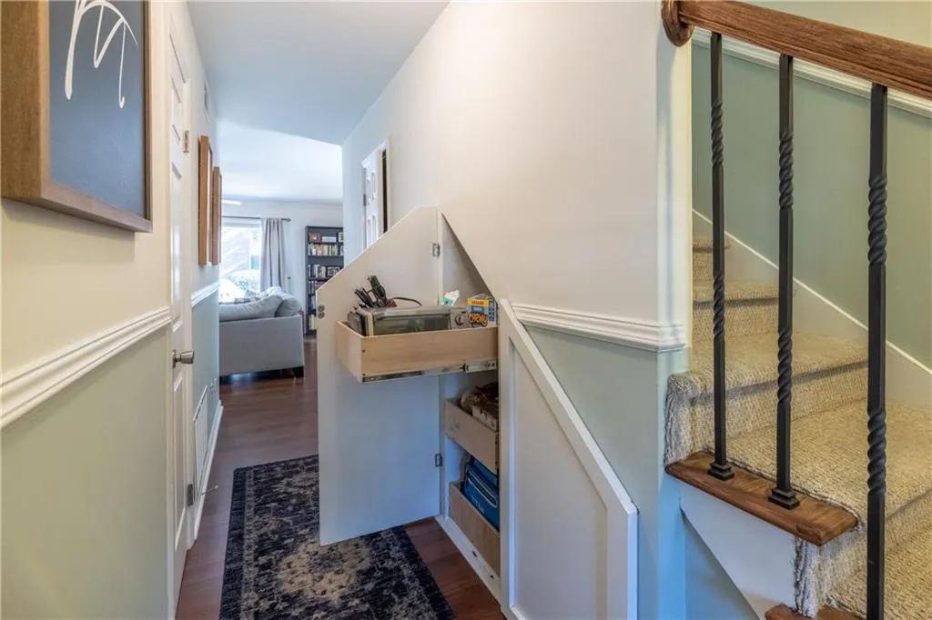 6700 Roswell Road Unit 33b, Atlanta, Georgia 30328, 2 Bedrooms Bedrooms, ,1 BathroomBathrooms,Residential,Sold,6700 Roswell Road Unit 33b,6839018