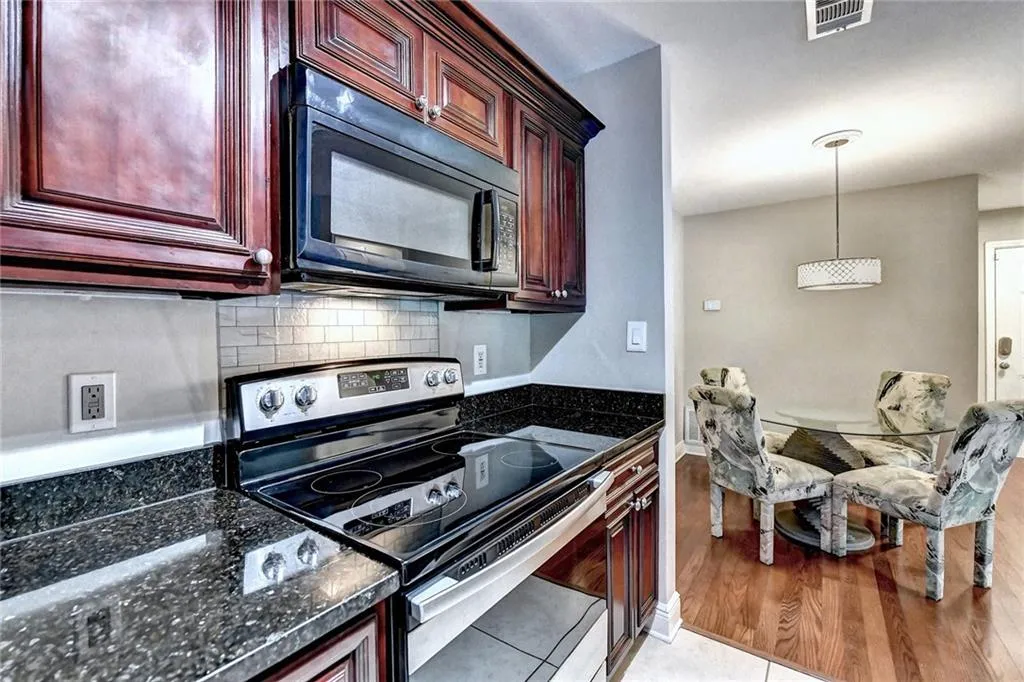 7205 Santa Fe Parkway, Sandy Springs, Georgia 30350, 2 Bedrooms Bedrooms, ,2 BathroomsBathrooms,Residential,Sold,7205 Santa Fe Parkway,7096158