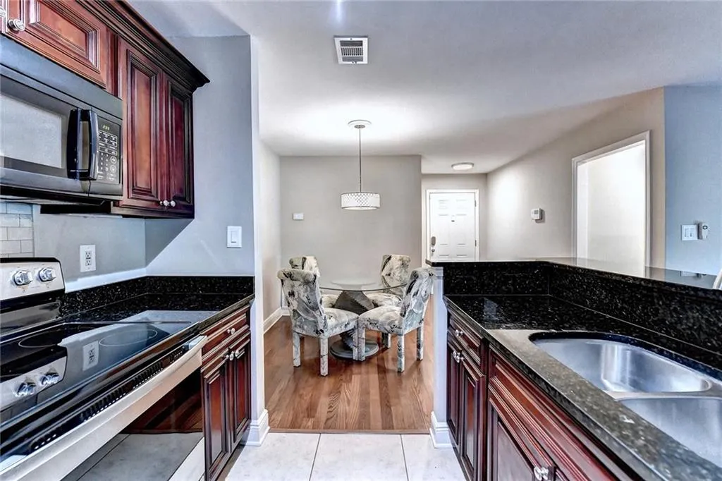 7205 Santa Fe Parkway, Sandy Springs, Georgia 30350, 2 Bedrooms Bedrooms, ,2 BathroomsBathrooms,Residential,Sold,7205 Santa Fe Parkway,7096158