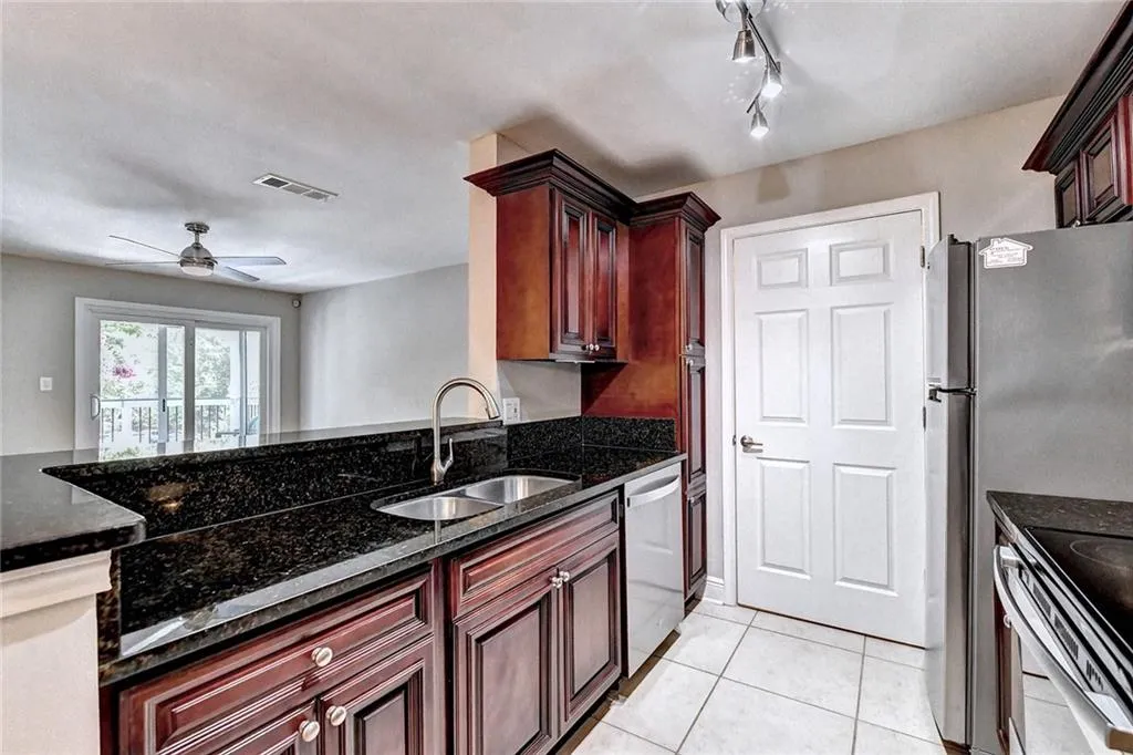 7205 Santa Fe Parkway, Sandy Springs, Georgia 30350, 2 Bedrooms Bedrooms, ,2 BathroomsBathrooms,Residential,Sold,7205 Santa Fe Parkway,7096158