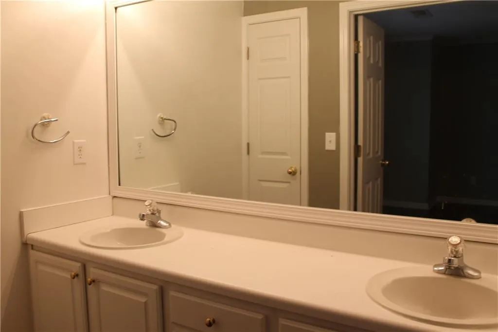 610 Brantley Road Unit 610, Sandy Springs, Georgia 30350, 2 Bedrooms Bedrooms, ,2 BathroomsBathrooms,Residential,Sold,610 Brantley Road Unit 610,5906140