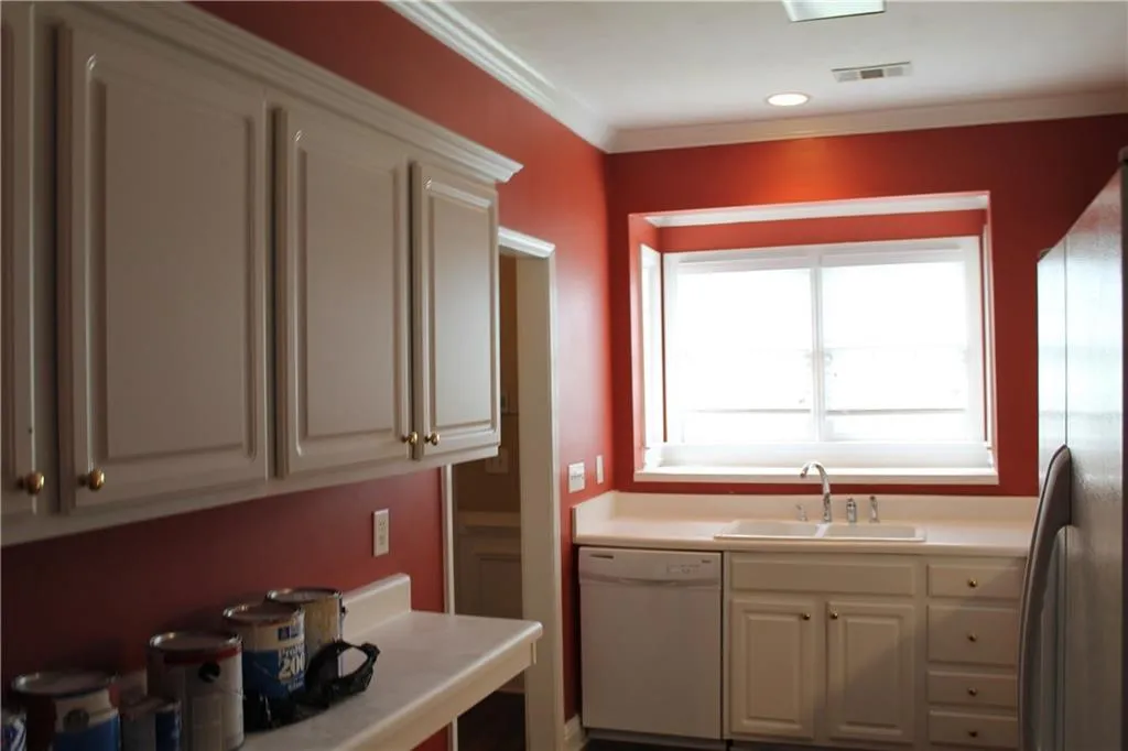 610 Brantley Road Unit 610, Sandy Springs, Georgia 30350, 2 Bedrooms Bedrooms, ,2 BathroomsBathrooms,Residential,Sold,610 Brantley Road Unit 610,5906140