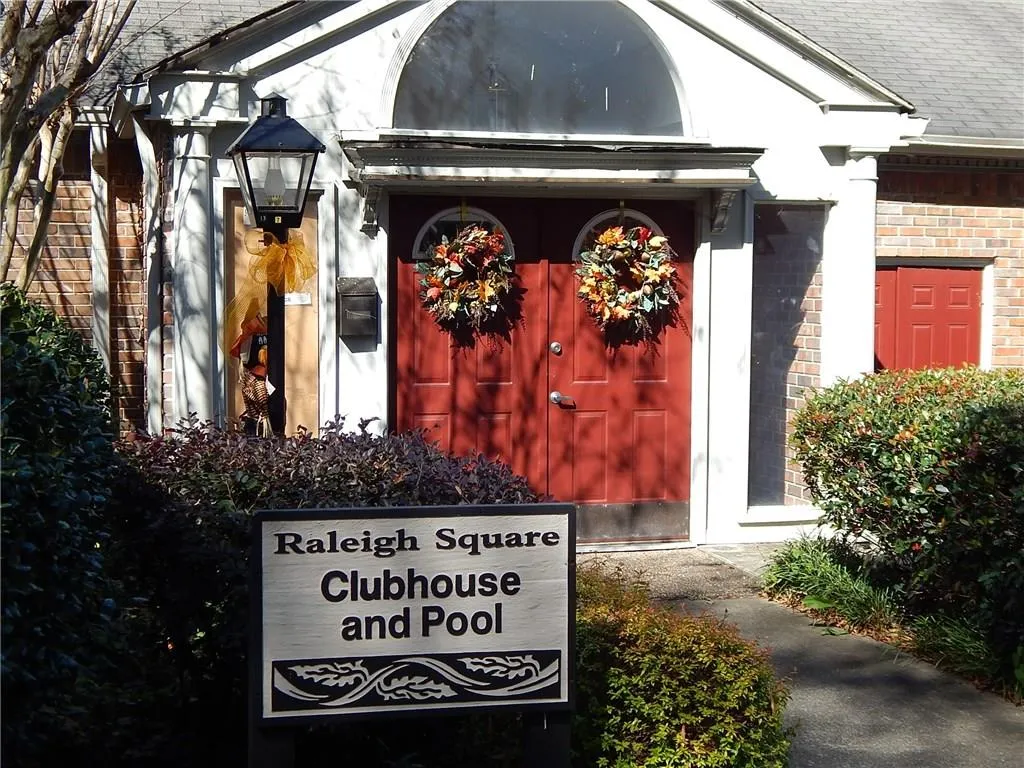 6700 Roswell Road Unit 11a, Atlanta, Georgia 30328, 3 Bedrooms Bedrooms, ,2 BathroomsBathrooms,Residential,Sold,6700 Roswell Road Unit 11a,5928449