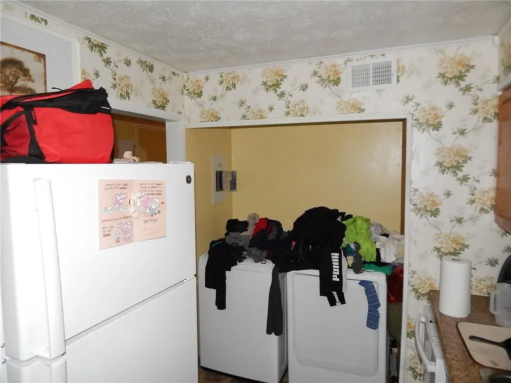 6700 Roswell Road Unit 11a, Atlanta, Georgia 30328, 3 Bedrooms Bedrooms, ,2 BathroomsBathrooms,Residential,Sold,6700 Roswell Road Unit 11a,5928449