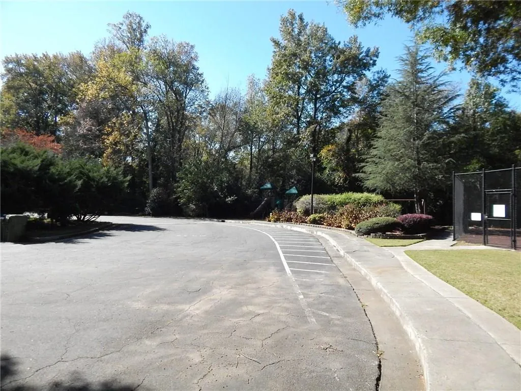 6700 Roswell Road Unit 11a, Atlanta, Georgia 30328, 3 Bedrooms Bedrooms, ,2 BathroomsBathrooms,Residential,Sold,6700 Roswell Road Unit 11a,5928449