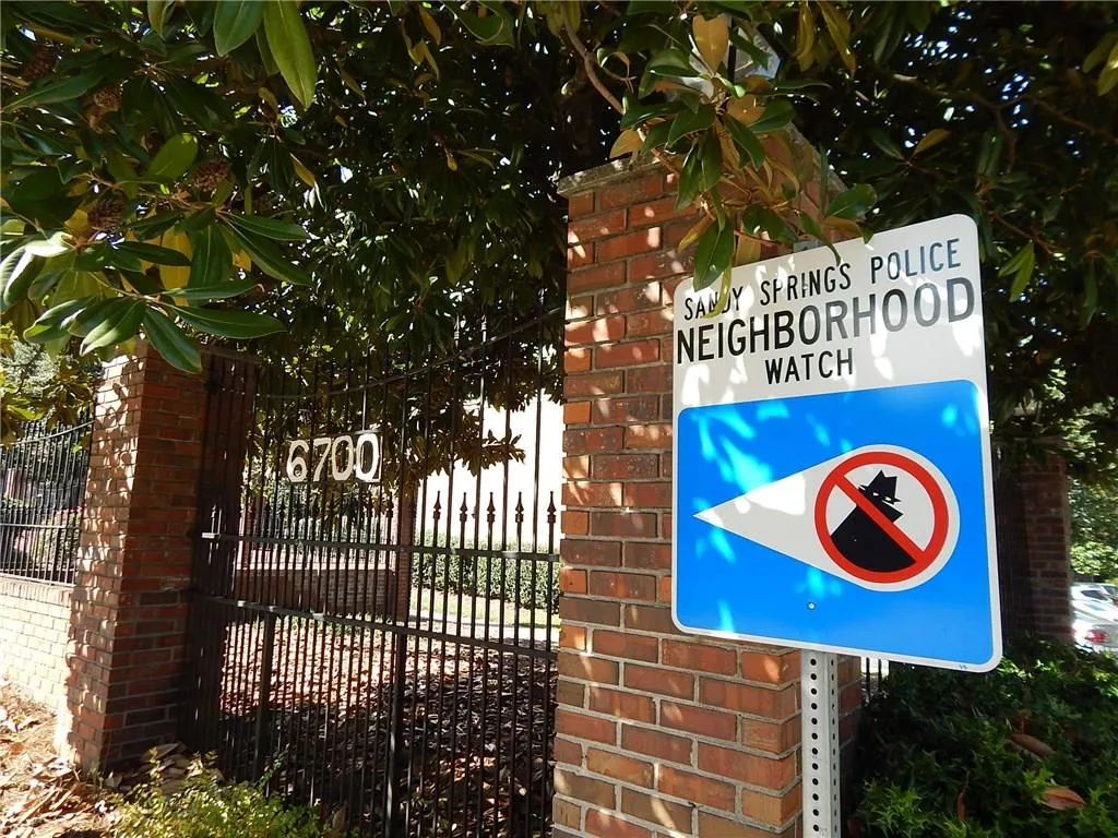 6700 Roswell Road Unit 11a, Atlanta, Georgia 30328, 3 Bedrooms Bedrooms, ,2 BathroomsBathrooms,Residential,Sold,6700 Roswell Road Unit 11a,5928449