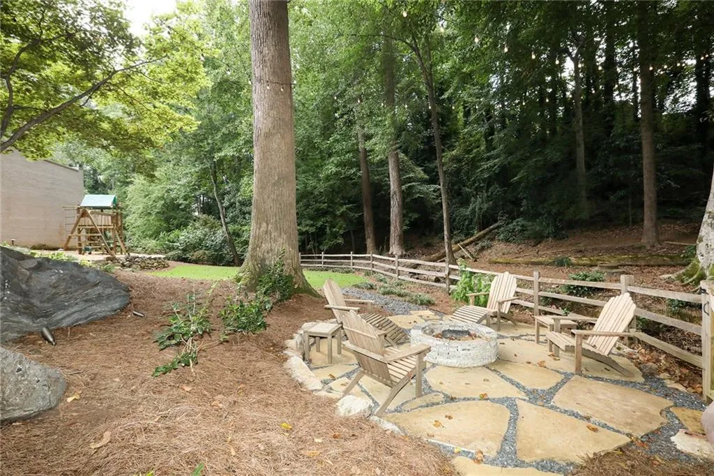 335 Old Powers Lane, Atlanta, Georgia 30327, 5 Bedrooms Bedrooms, ,5 BathroomsBathrooms,Residential,Sold,335 Old Powers Lane,6066203