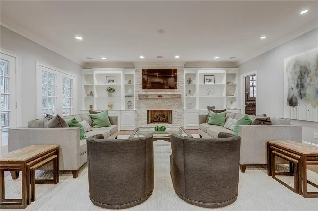 335 Old Powers Lane, Atlanta, Georgia 30327, 5 Bedrooms Bedrooms, ,5 BathroomsBathrooms,Residential,Sold,335 Old Powers Lane,6066203