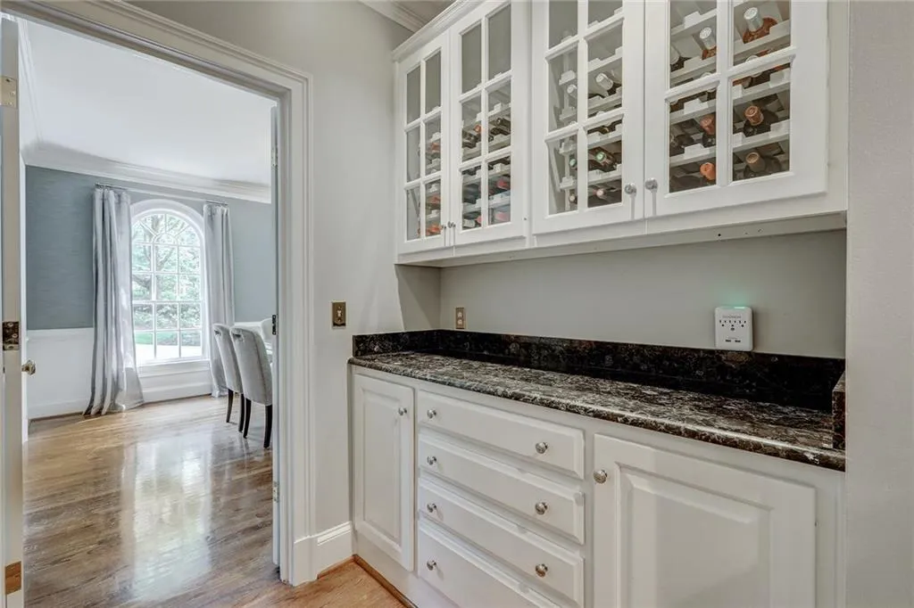 335 Old Powers Lane, Atlanta, Georgia 30327, 5 Bedrooms Bedrooms, ,5 BathroomsBathrooms,Residential,Sold,335 Old Powers Lane,6066203