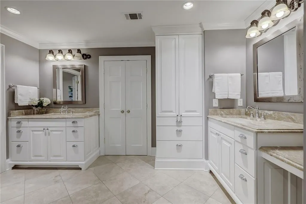 335 Old Powers Lane, Atlanta, Georgia 30327, 5 Bedrooms Bedrooms, ,5 BathroomsBathrooms,Residential,Sold,335 Old Powers Lane,6066203