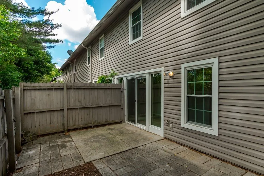 7750 Roswell Road Unit 1a, Atlanta, Georgia 30350, 3 Bedrooms Bedrooms, ,2 BathroomsBathrooms,Residential,Sold,7750 Roswell Road Unit 1a,6550356