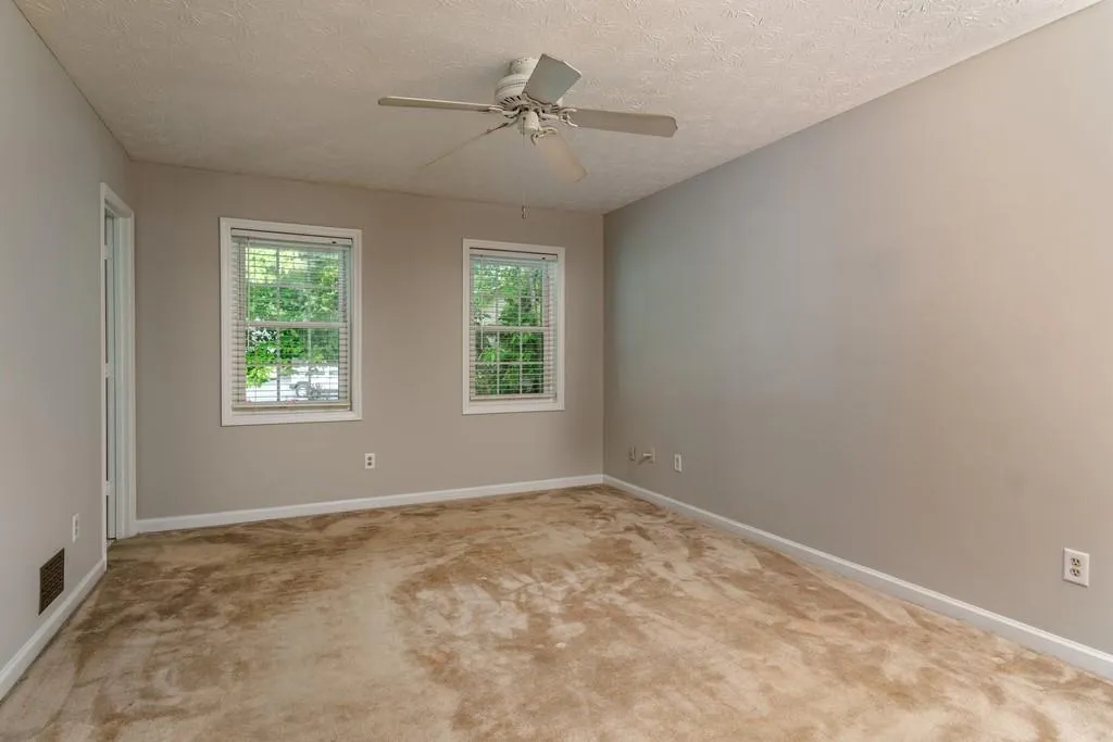 7750 Roswell Road Unit 1a, Atlanta, Georgia 30350, 3 Bedrooms Bedrooms, ,2 BathroomsBathrooms,Residential,Sold,7750 Roswell Road Unit 1a,6550356
