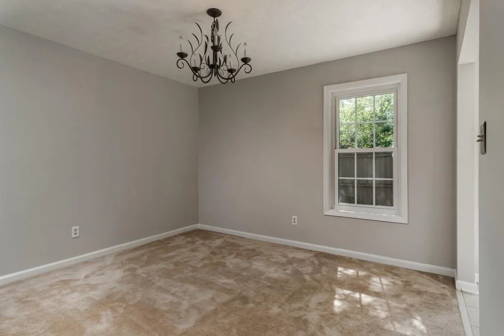 7750 Roswell Road Unit 1a, Atlanta, Georgia 30350, 3 Bedrooms Bedrooms, ,2 BathroomsBathrooms,Residential,Sold,7750 Roswell Road Unit 1a,6550356