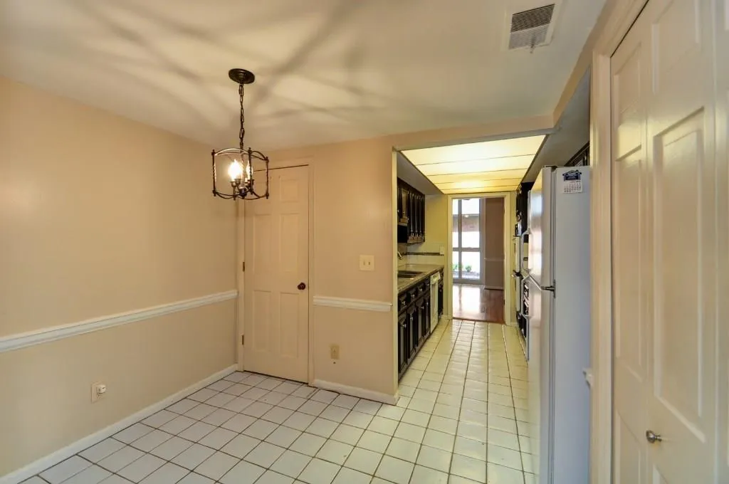 18 Willow Glen Ne Unit 18, Atlanta, Georgia 30342, 4 Bedrooms Bedrooms, ,3 BathroomsBathrooms,Residential,Sold,18 Willow Glen Ne Unit 18,5596099