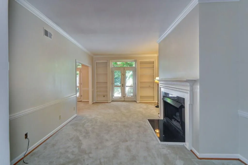 18 Willow Glen Ne Unit 18, Atlanta, Georgia 30342, 4 Bedrooms Bedrooms, ,3 BathroomsBathrooms,Residential,Sold,18 Willow Glen Ne Unit 18,5596099