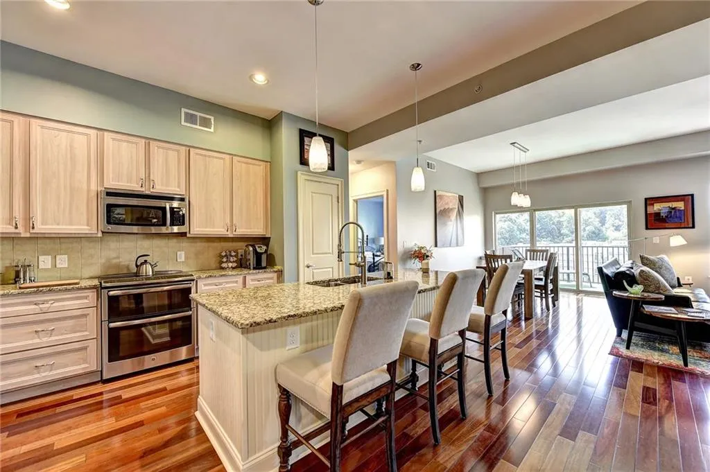 200 River Vista Drive Unit 726, Atlanta, Georgia 30339, 2 Bedrooms Bedrooms, ,2 BathroomsBathrooms,Residential,Sold,200 River Vista Drive Unit 726,6054716