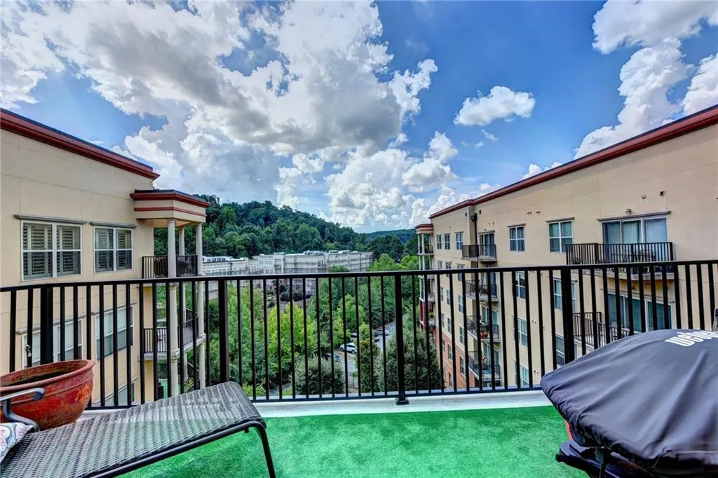 200 River Vista Drive Unit 726, Atlanta, Georgia 30339, 2 Bedrooms Bedrooms, ,2 BathroomsBathrooms,Residential,Sold,200 River Vista Drive Unit 726,6054716