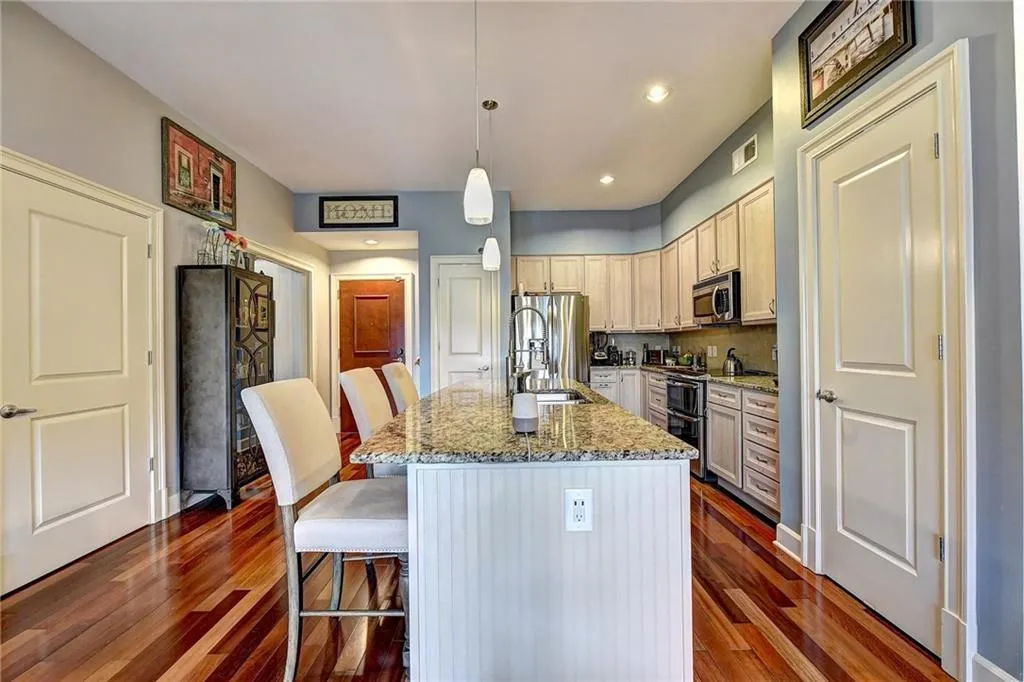 200 River Vista Drive Unit 726, Atlanta, Georgia 30339, 2 Bedrooms Bedrooms, ,2 BathroomsBathrooms,Residential,Sold,200 River Vista Drive Unit 726,6054716