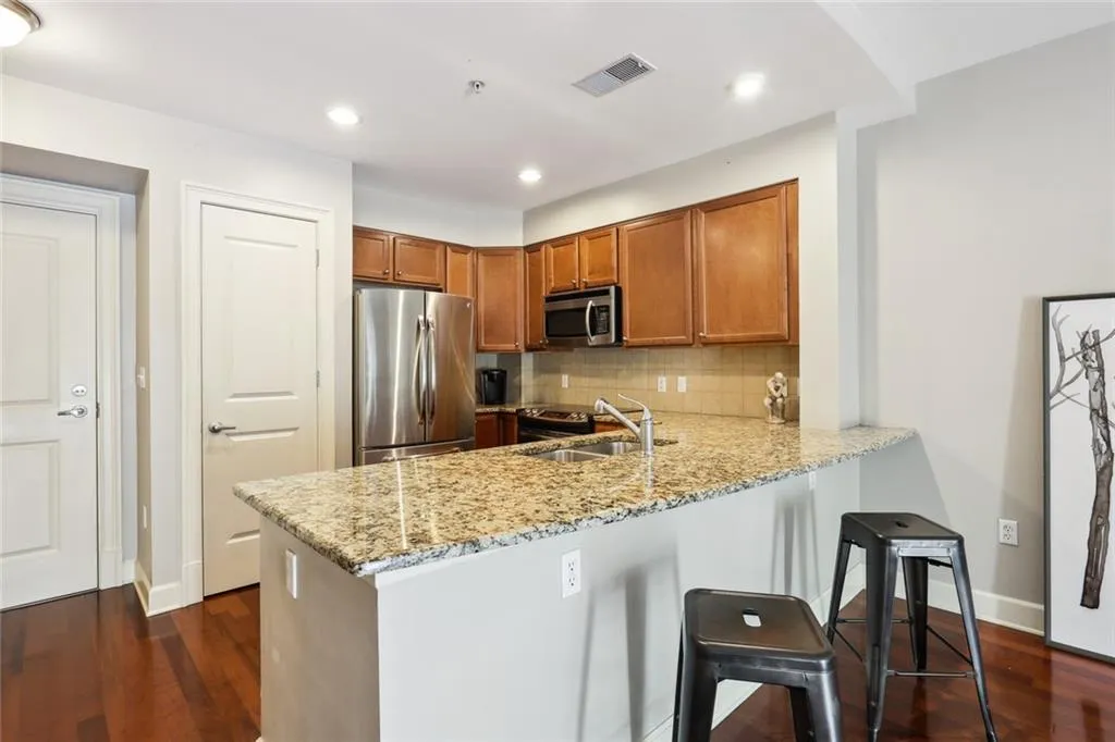200 River Vista Drive Unit 211, Atlanta, Georgia 30339, 1 Bedroom Bedrooms, ,1 BathroomBathrooms,Residential,Sold,200 River Vista Drive Unit 211,7097957