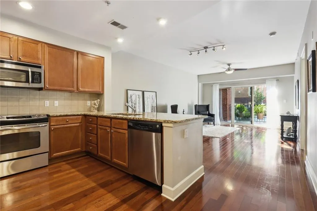 200 River Vista Drive Unit 211, Atlanta, Georgia 30339, 1 Bedroom Bedrooms, ,1 BathroomBathrooms,Residential,Sold,200 River Vista Drive Unit 211,7097957