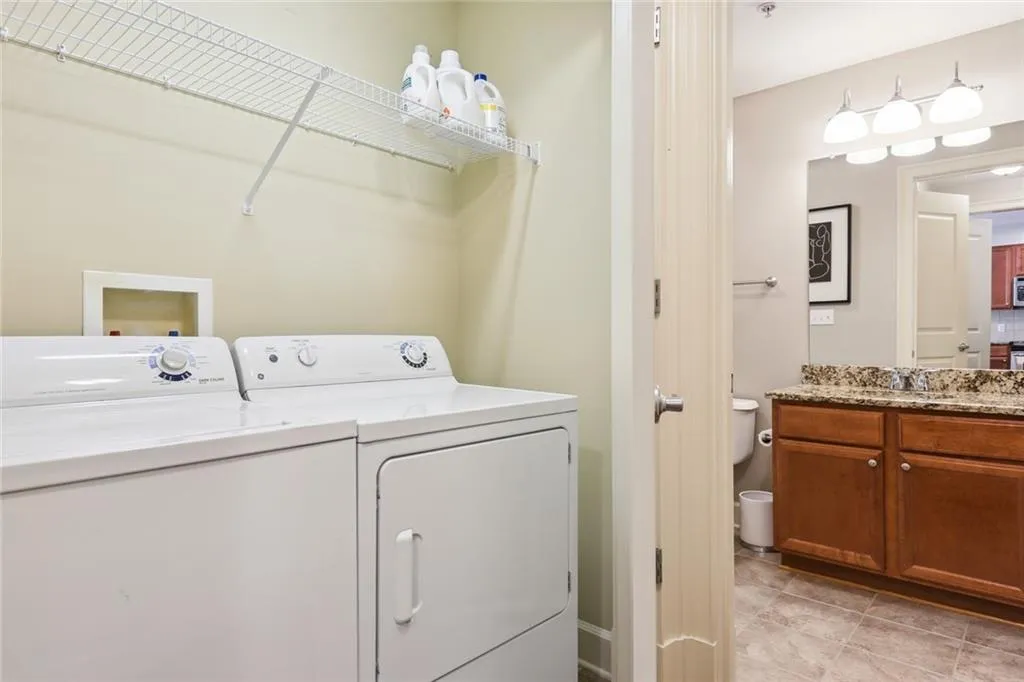 200 River Vista Drive Unit 211, Atlanta, Georgia 30339, 1 Bedroom Bedrooms, ,1 BathroomBathrooms,Residential,Sold,200 River Vista Drive Unit 211,7097957