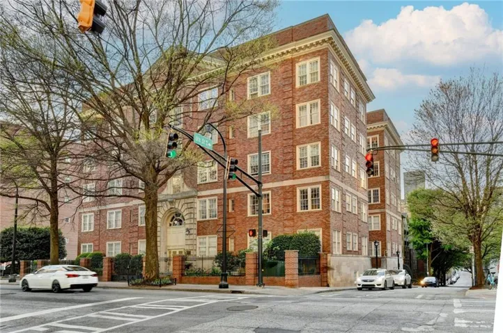 View of apartment building / complex