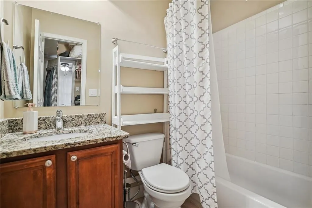 6980 Roswell Road Unit B15, Atlanta, Georgia 30328, 2 Bedrooms Bedrooms, ,2 BathroomsBathrooms,Residential,Sold,6980 Roswell Road Unit B15,7159178