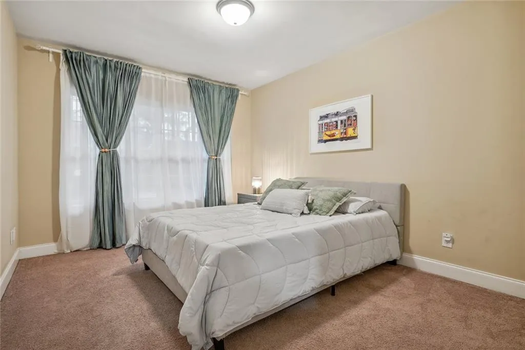 6980 Roswell Road Unit B15, Atlanta, Georgia 30328, 2 Bedrooms Bedrooms, ,2 BathroomsBathrooms,Residential,Sold,6980 Roswell Road Unit B15,7159178