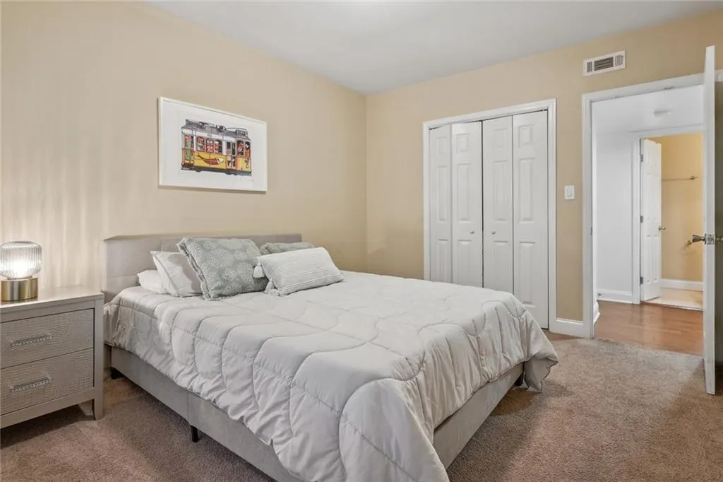 6980 Roswell Road Unit B15, Atlanta, Georgia 30328, 2 Bedrooms Bedrooms, ,2 BathroomsBathrooms,Residential,Sold,6980 Roswell Road Unit B15,7159178