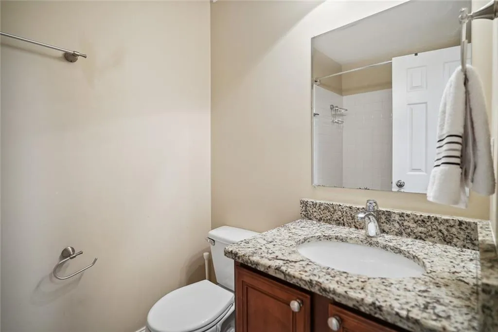 6980 Roswell Road Unit B15, Atlanta, Georgia 30328, 2 Bedrooms Bedrooms, ,2 BathroomsBathrooms,Residential,Sold,6980 Roswell Road Unit B15,7159178