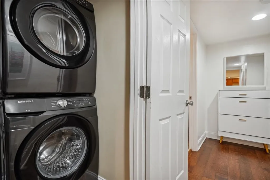 6980 Roswell Road Unit B15, Atlanta, Georgia 30328, 2 Bedrooms Bedrooms, ,2 BathroomsBathrooms,Residential,Sold,6980 Roswell Road Unit B15,7159178