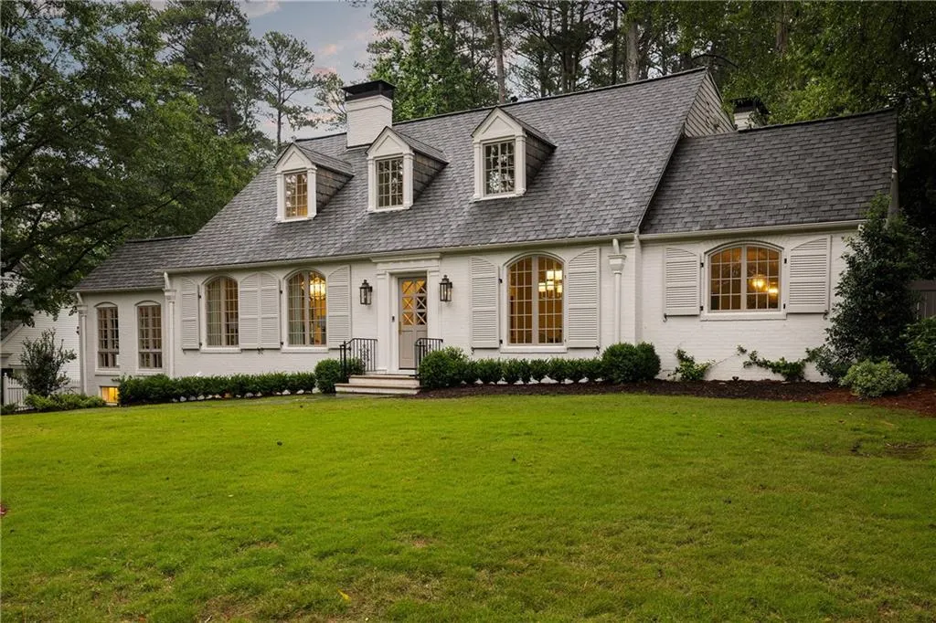 3916 E Brookhaven Drive Ne, Brookhaven, Georgia 30319, 5 Bedrooms Bedrooms, ,4 BathroomsBathrooms,Residential,For Sale,3916 E Brookhaven Drive Ne,7591909